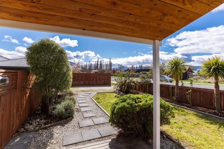 Photo of property in 8 Sherwin Avenue, Albert Town, Wanaka, 9305