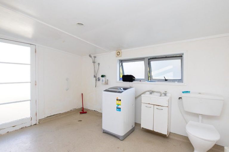 Photo of property in 11 Front Miranda Road, Waitakaruru, Thames, 3576