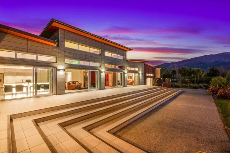 Photo of property in 16 Waimana Place, Wanaka, 9305