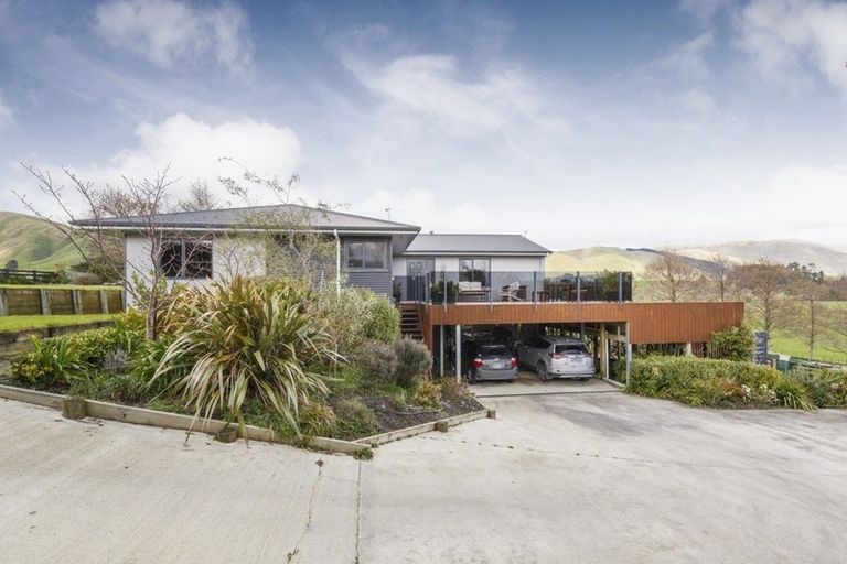 Photo of property in 88 Tokomaru Road East, Tokomaru, Palmerston North, 4474