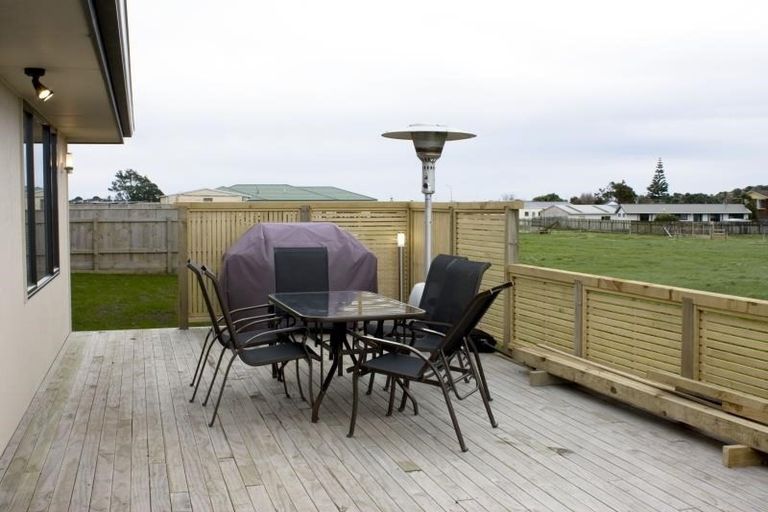 Photo of property in 2a Northpoint Way, Bell Block, New Plymouth, 4312