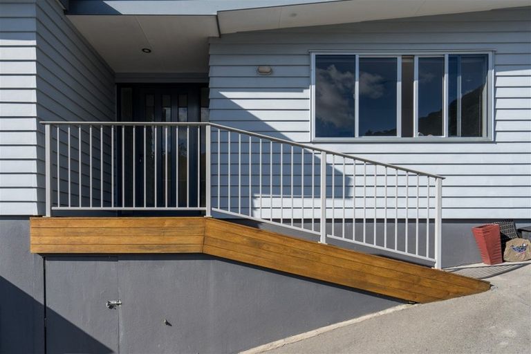 Photo of property in 6 Davis Crescent, Paihia, 0200