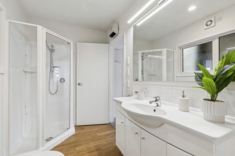 Photo of property in 35 Chartwell Drive, Crofton Downs, Wellington, 6035