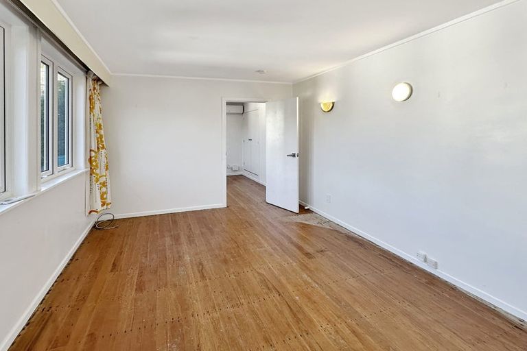 Photo of property in 27 Hathaway Avenue, Karori, Wellington, 6012