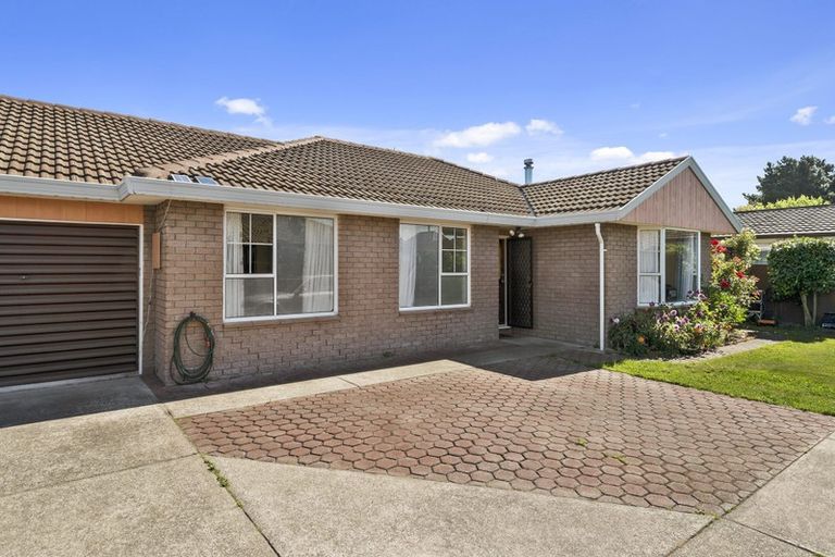 Photo of property in 2/23c Craven Street, Sockburn, Christchurch, 8042