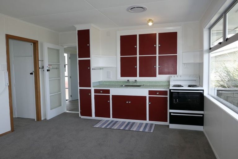 Photo of property in 7 Kent Avenue, Waitarere Beach, Levin, 5510