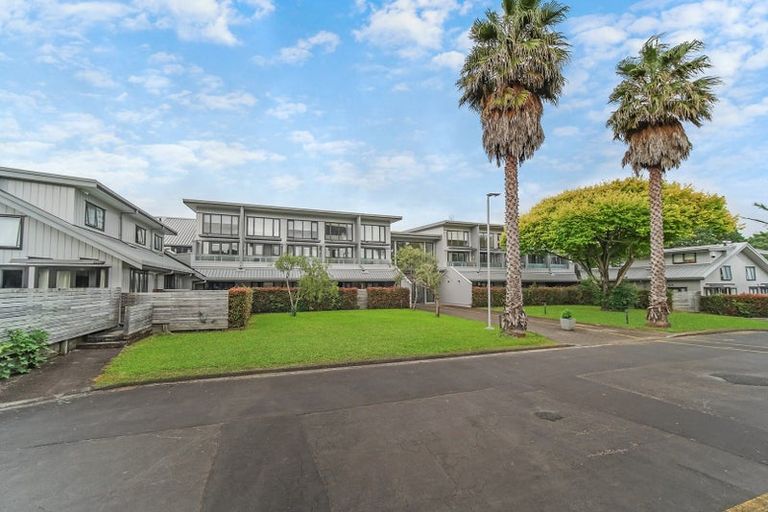 Photo of property in 14a/30 Westward Ho, Glen Eden, Auckland, 0602