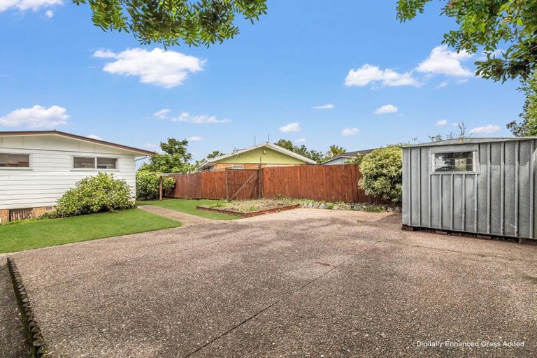 Photo of property in 28 Eyre Street, Henderson, Auckland, 0612