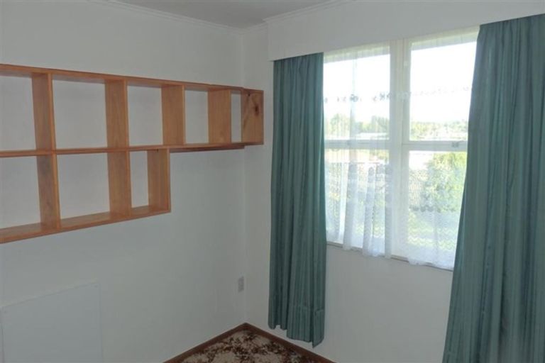 Photo of property in 14 Gills Avenue, Papakura, 2110