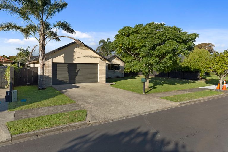 Photo of property in 3 Four Oaks Place, Pukekohe, 2120