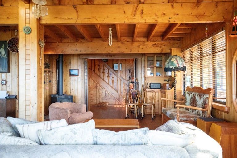 Photo of property in 37 Whaanga Road, Raglan, 3297