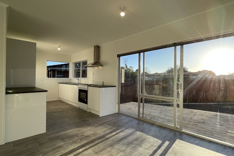 Photo of property in 156 Chichester Drive, Rosehill, Papakura, 2113