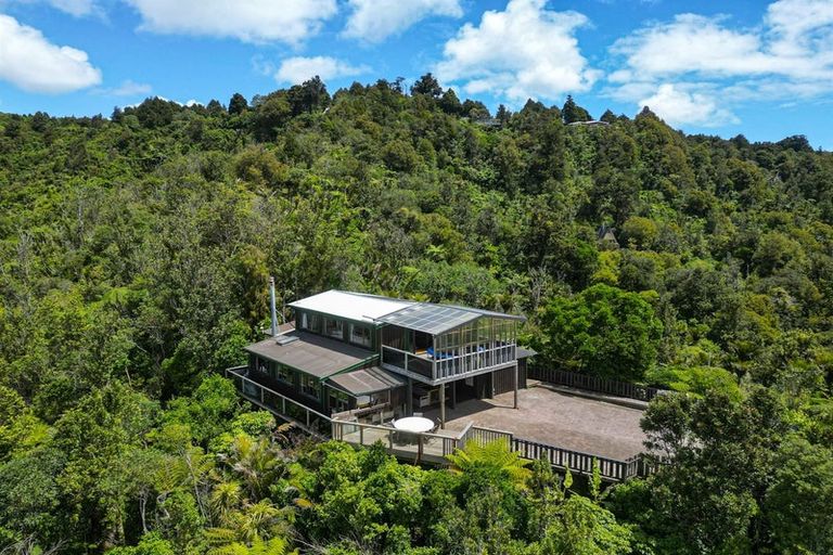 Photo of property in 166 Opanuku Road, Henderson Valley, Auckland, 0612