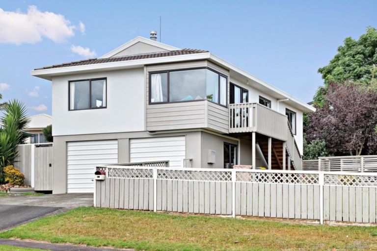 Photo of property in 67 Puriri Road, Pukekohe, 2120