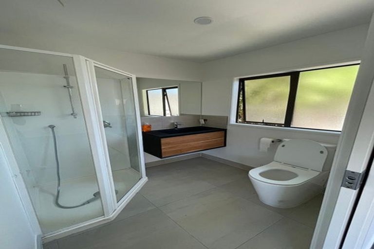 Photo of property in 1425 Whangaparaoa Road, Army Bay, Whangaparaoa, 0930