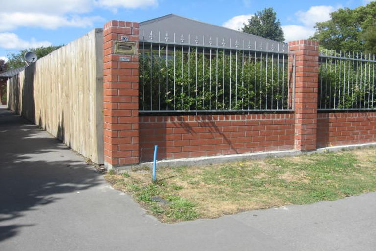 Photo of property in 301 Riccarton Road, Upper Riccarton, Christchurch, 8041