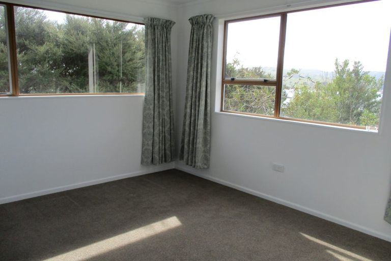 Photo of property in 39 Oak Avenue, Paremata, Porirua, 5024
