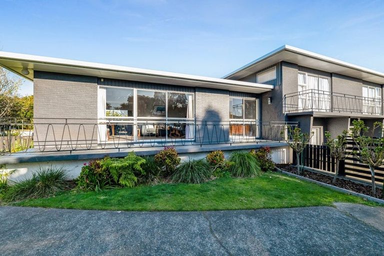 Photo of property in 17 Dives Avenue, Hawera, 4610