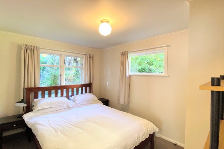Photo of property in 3 Vautier Avenue, Wadestown, Wellington, 6012