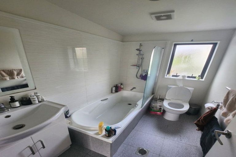 Photo of property in 11 Gordon Place, Newtown, Wellington, 6021