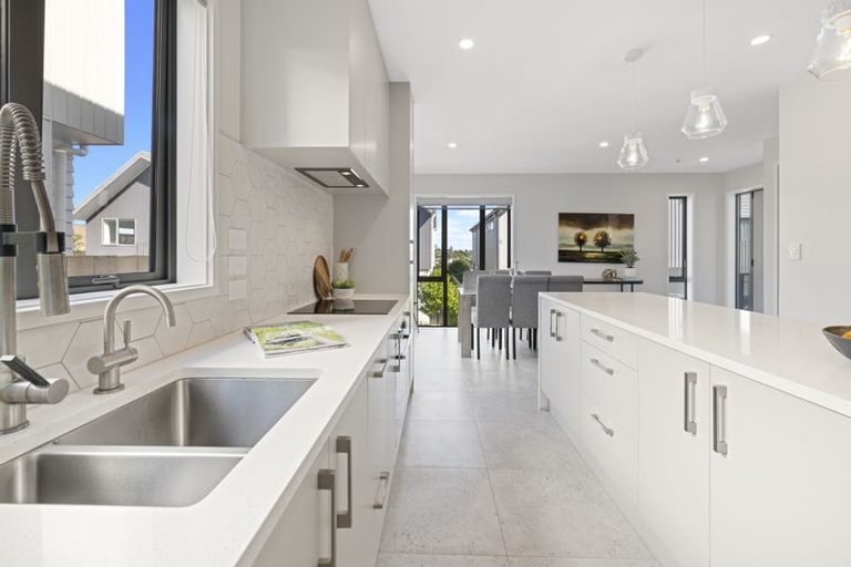 Photo of property in 20a Waterloo Street, Howick, Auckland, 2014