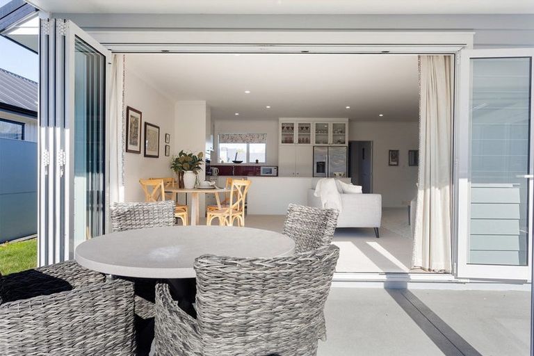 Photo of property in 22 Ruge Court, Cambridge, 3434