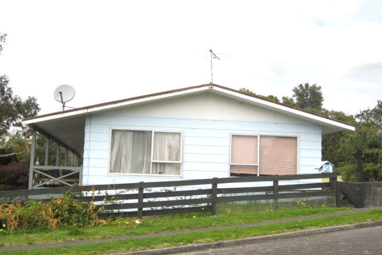 Photo of property in 9 Shaldon Crescent, Blagdon, New Plymouth, 4310