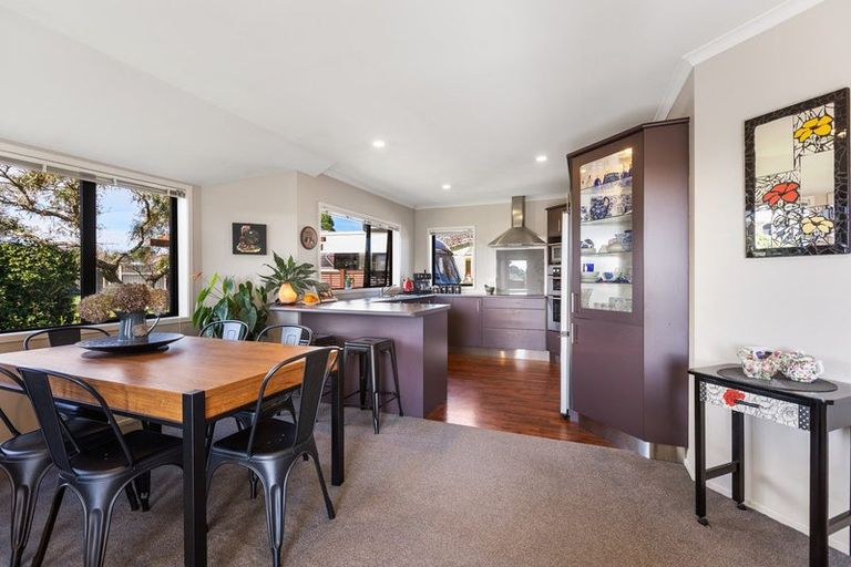 Photo of property in 22 Truby King Street, Merrilands, New Plymouth, 4312