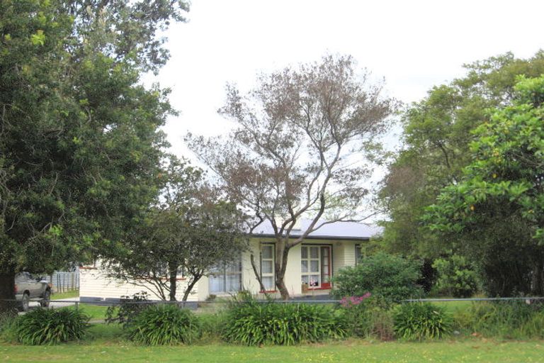 Photo of property in 14 Solander Street, Tolaga Bay, 4077