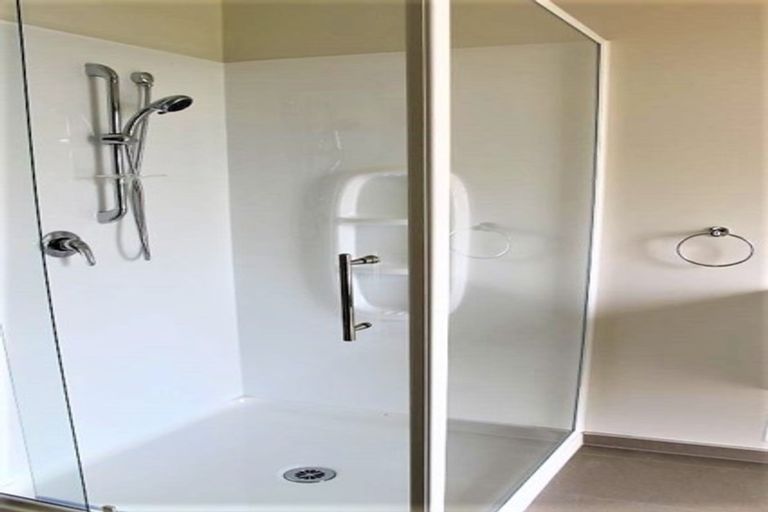 Photo of property in 52 Madison Terrace, Silverdale, 0932