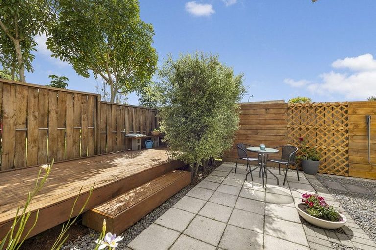 Photo of property in 31 Albionvale Road, Glen Eden, Auckland, 0602