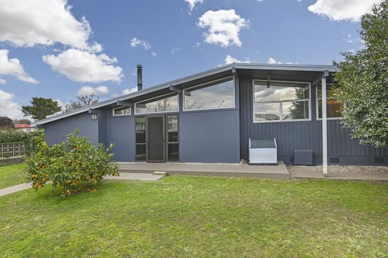 Photo of property in 30 Folkestone Drive, Flaxmere, Hastings, 4120