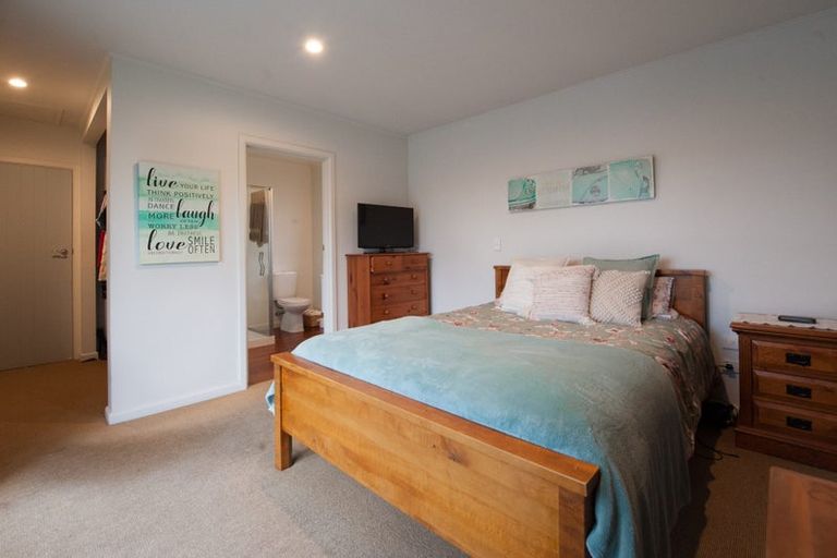 Photo of property in 47 Napier Street, Jervoistown, Napier, 4112