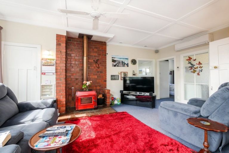 Photo of property in 11 Monowai Road, Ravensbourne, Dunedin, 9022