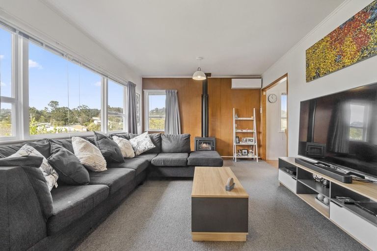 Photo of property in 19 Kashmir Road, Glen Eden, Auckland, 0602