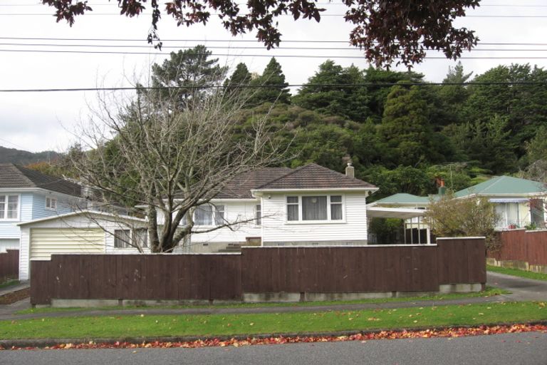 Photo of property in 2 Kereru Grove, Stokes Valley, Lower Hutt, 5019