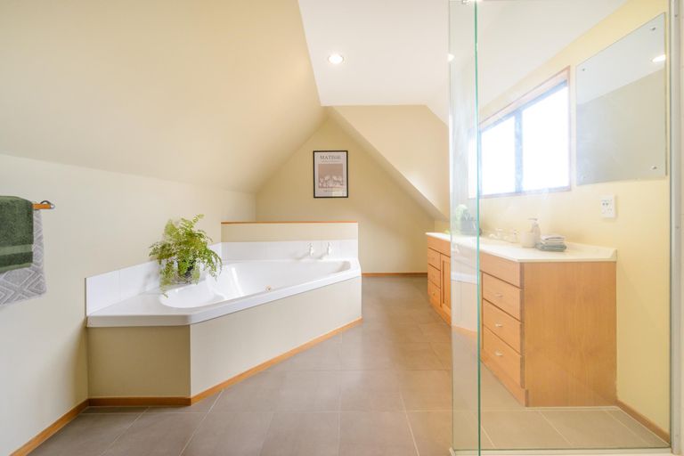 Photo of property in 7a Palm Avenue, Hokowhitu, Palmerston North, 4410