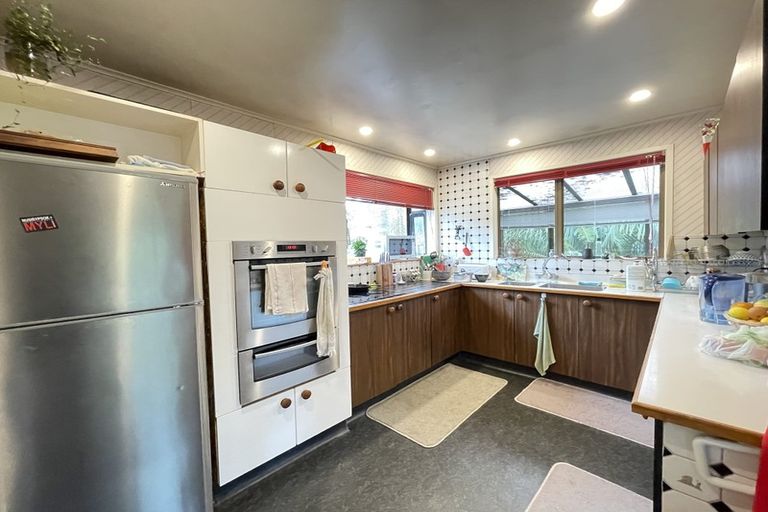 Photo of property in 32 Regency Place, Sunnynook, Auckland, 0632