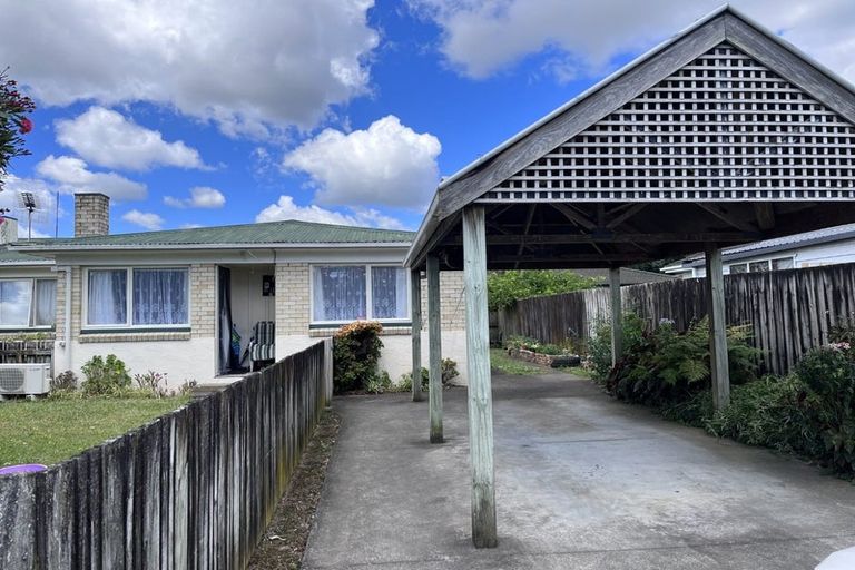 Photo of property in 33a-b Clevedon Road, Papakura, 2110
