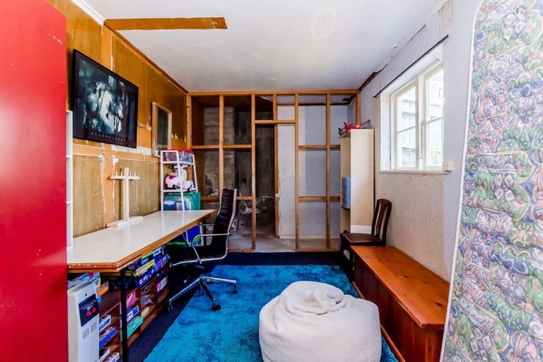 Photo of property in 131 Renown Road, Raumati South, Paraparaumu, 5032