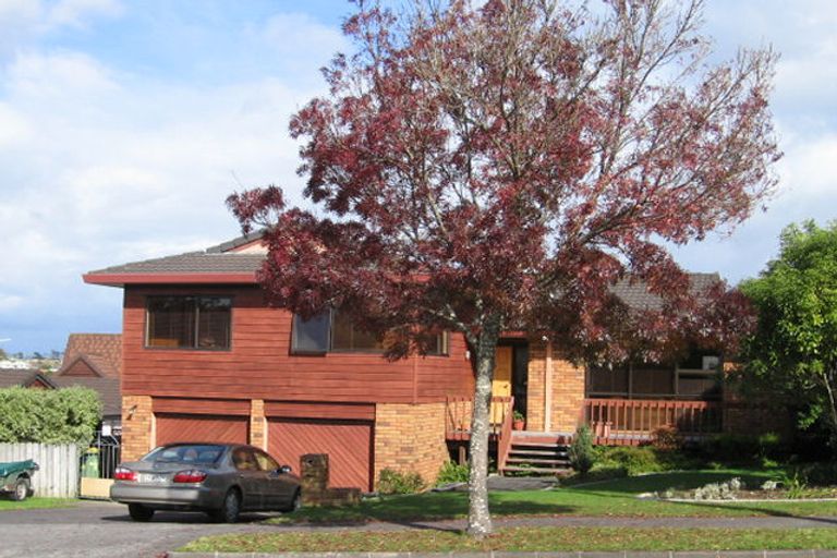 Photo of property in 86 Mirrabooka Avenue, Botany Downs, Auckland, 2010