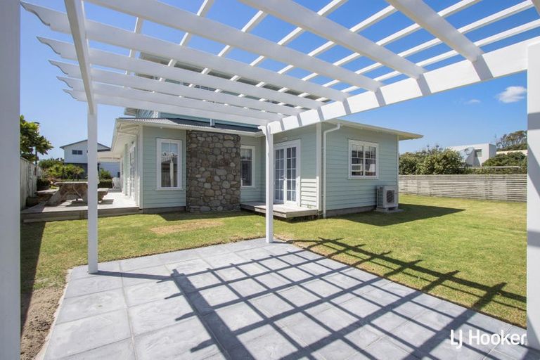 Photo of property in 30 Papaunahi Road, Bowentown, Waihi Beach, 3177