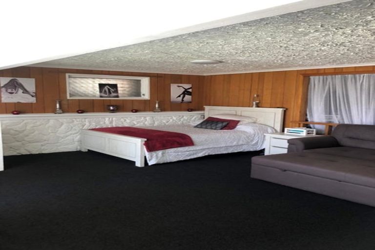 Photo of property in 113 Akaroa Drive, Maupuia, Wellington, 6022