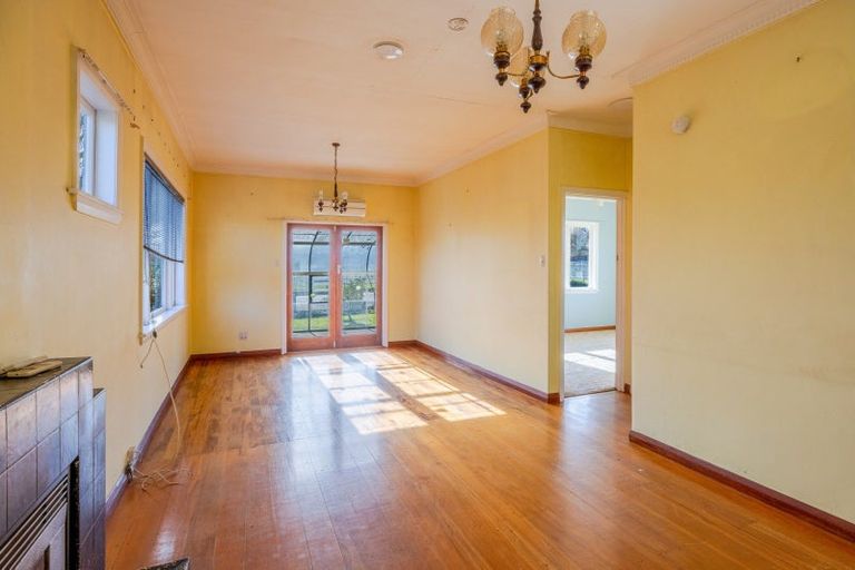 Photo of property in 15 Mitchell Street, Waipukurau, 4200