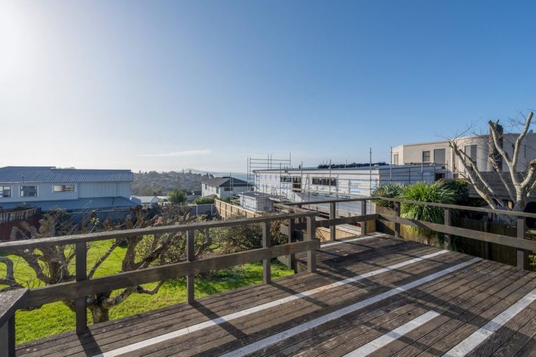 Photo of property in 92 Mellons Bay Road, Mellons Bay, Auckland, 2014