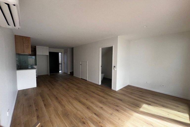 Photo of property in 5/21 Divich Avenue, Te Atatu South, Auckland, 0610