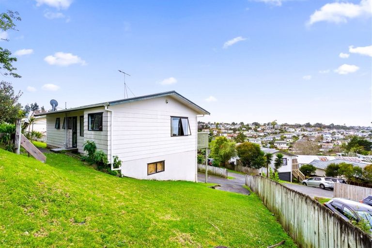 Photo of property in 8 Garton Drive, Massey, Auckland, 0614