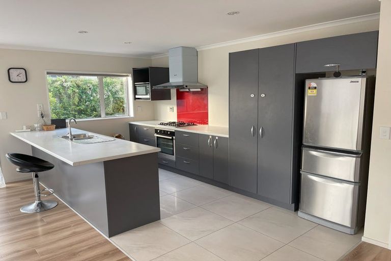 Photo of property in 4 Montego Place, Grenada Village, Wellington, 6037