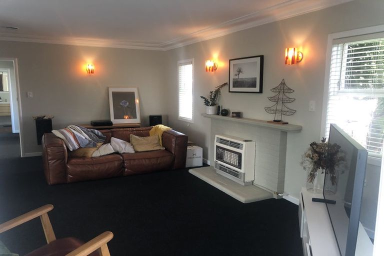 Photo of property in 1/1 Sylvan Park Avenue, Milford, Auckland, 0620