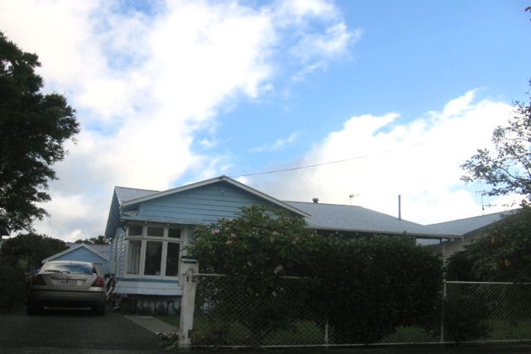 Photo of property in 12 Bryant Street, Takaro, Palmerston North, 4412